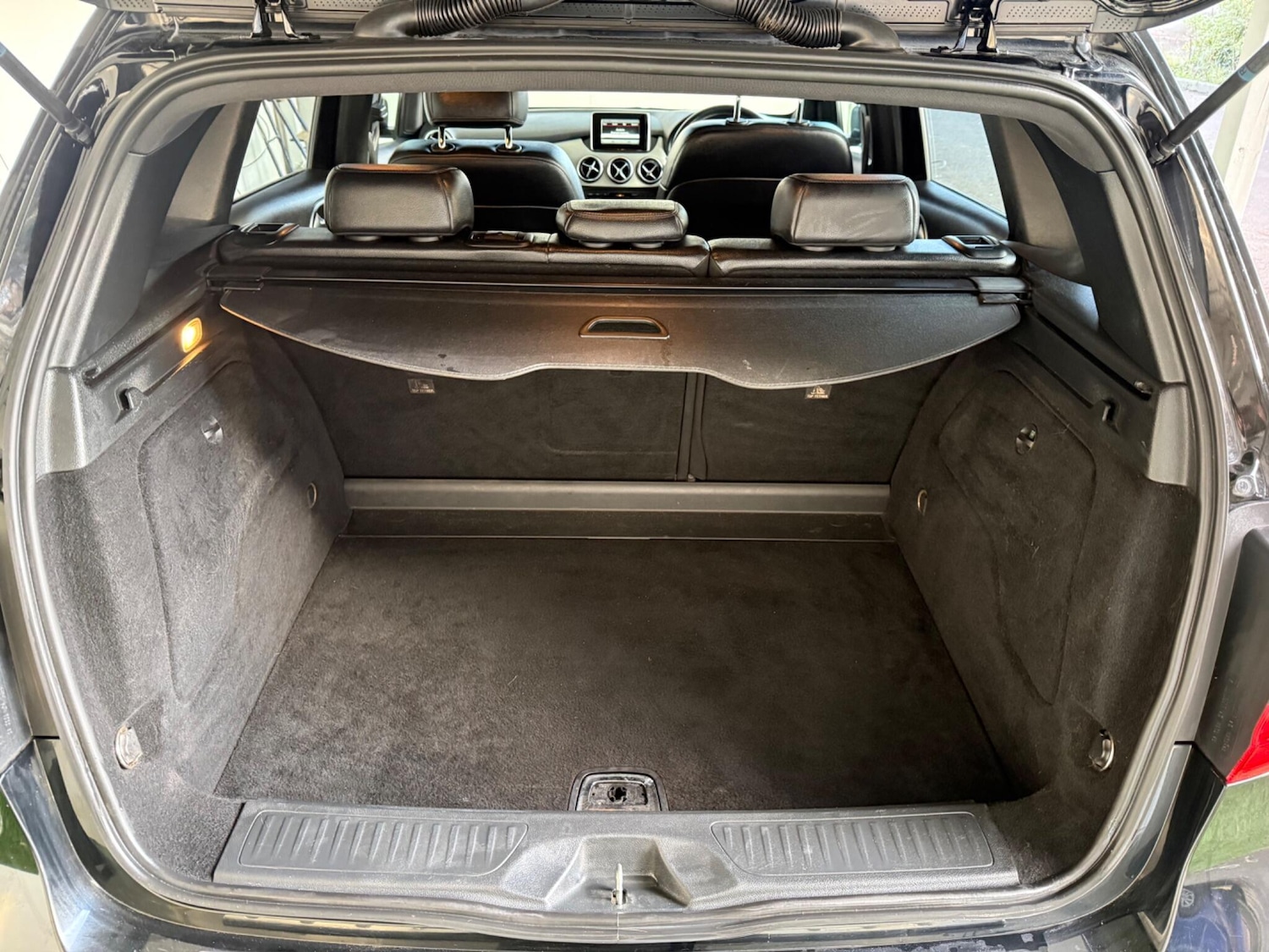 Used Mercedes-Benz B Class 2014 for sale - 77050102: Photo 8