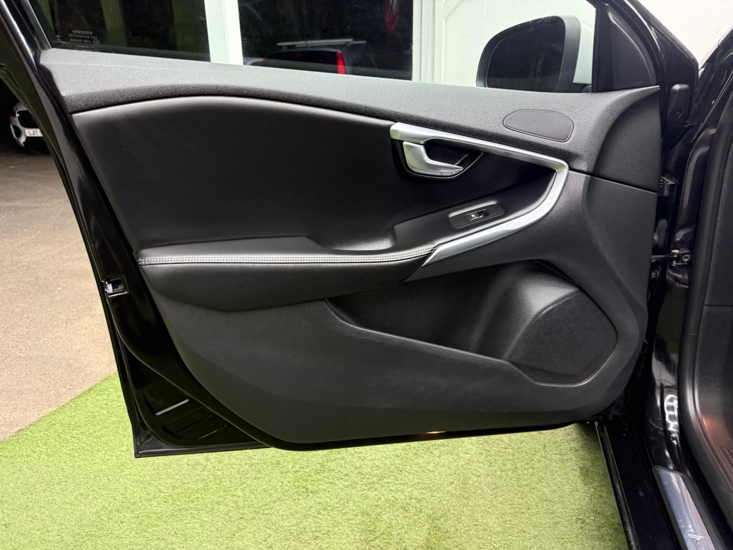 Used Volvo V40 for sale - 77824059: Photo 27