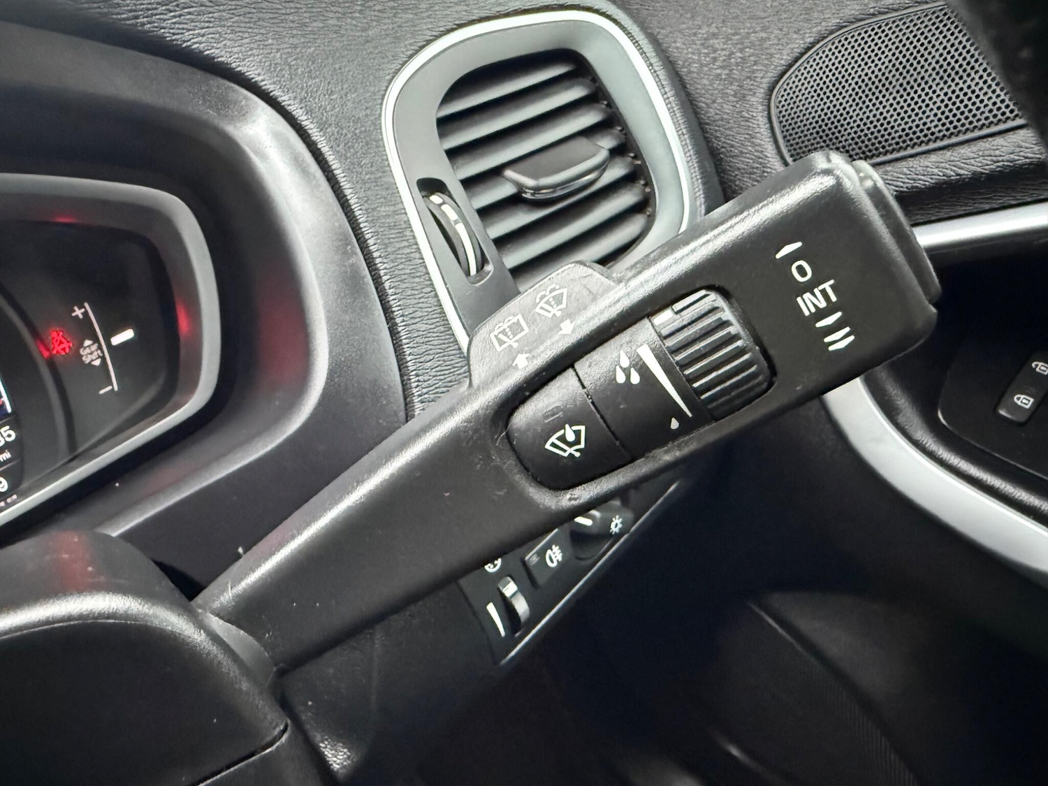 Used Volvo V40 for sale - 77824059: Photo 37