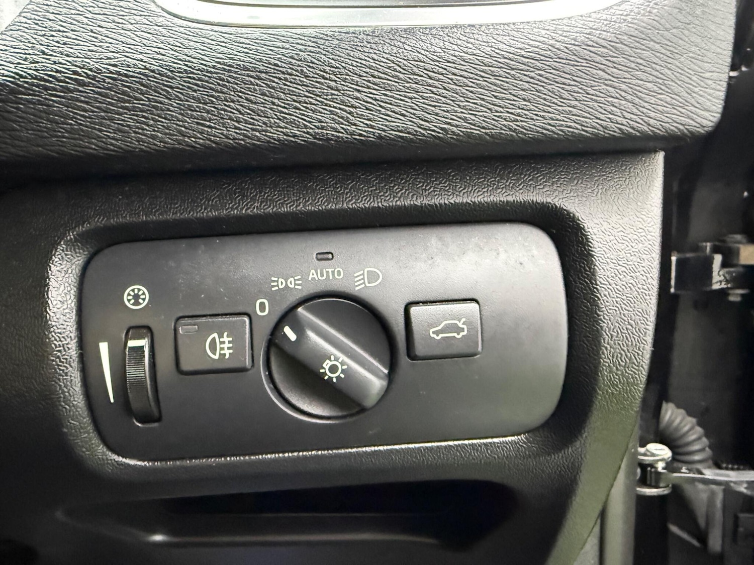 Used Volvo V40 for sale - 77824059: Photo 42