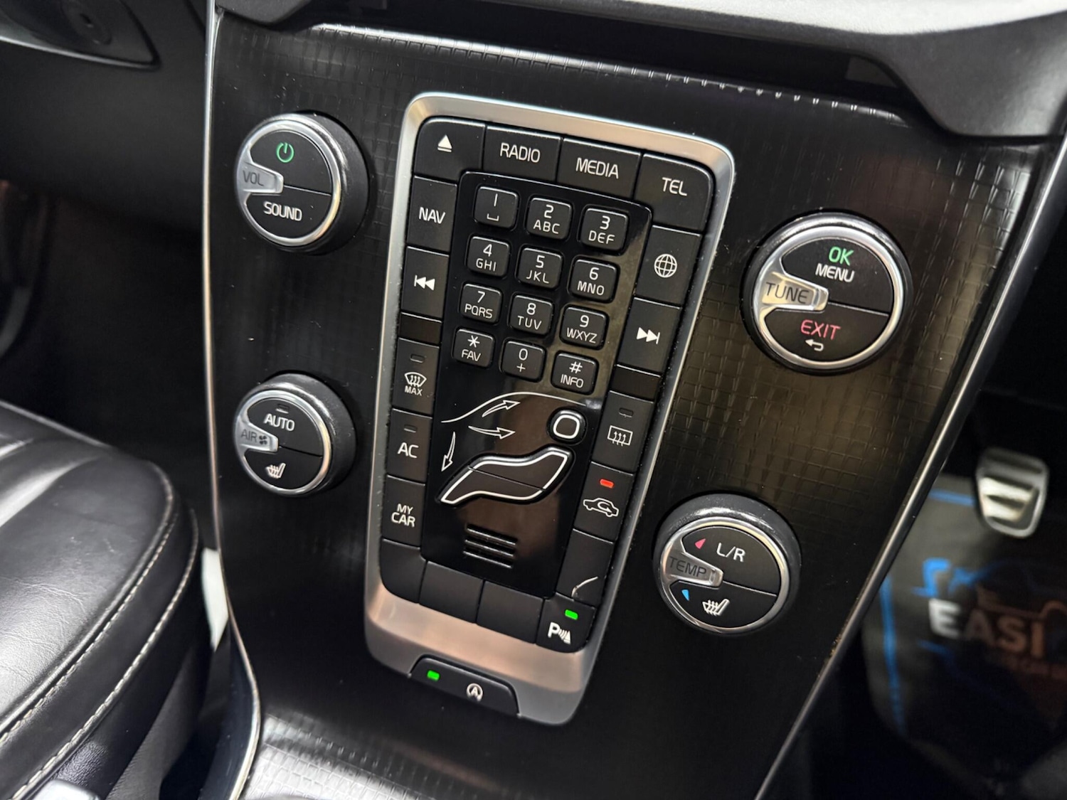 Used Volvo V40 for sale - 77824059: Photo 53