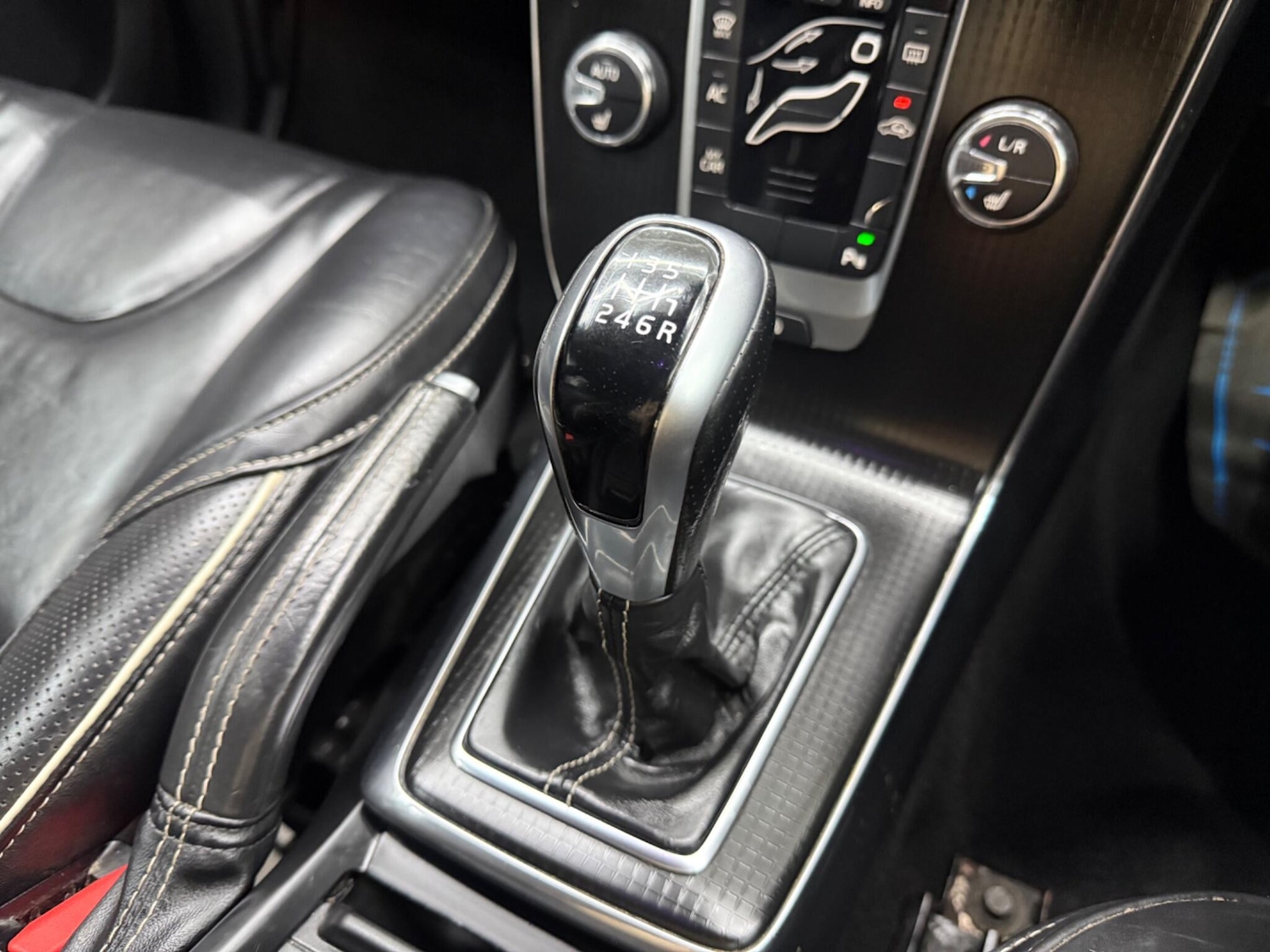 Used Volvo V40 for sale - 77824059: Photo 54