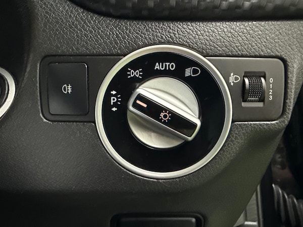 Used Mercedes-Benz A-Class 2015 for sale - 76095057: Photo 42