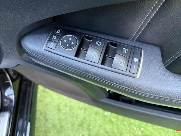 Used Mercedes-Benz E Class 2014 for sale - 75697081: Photo 40