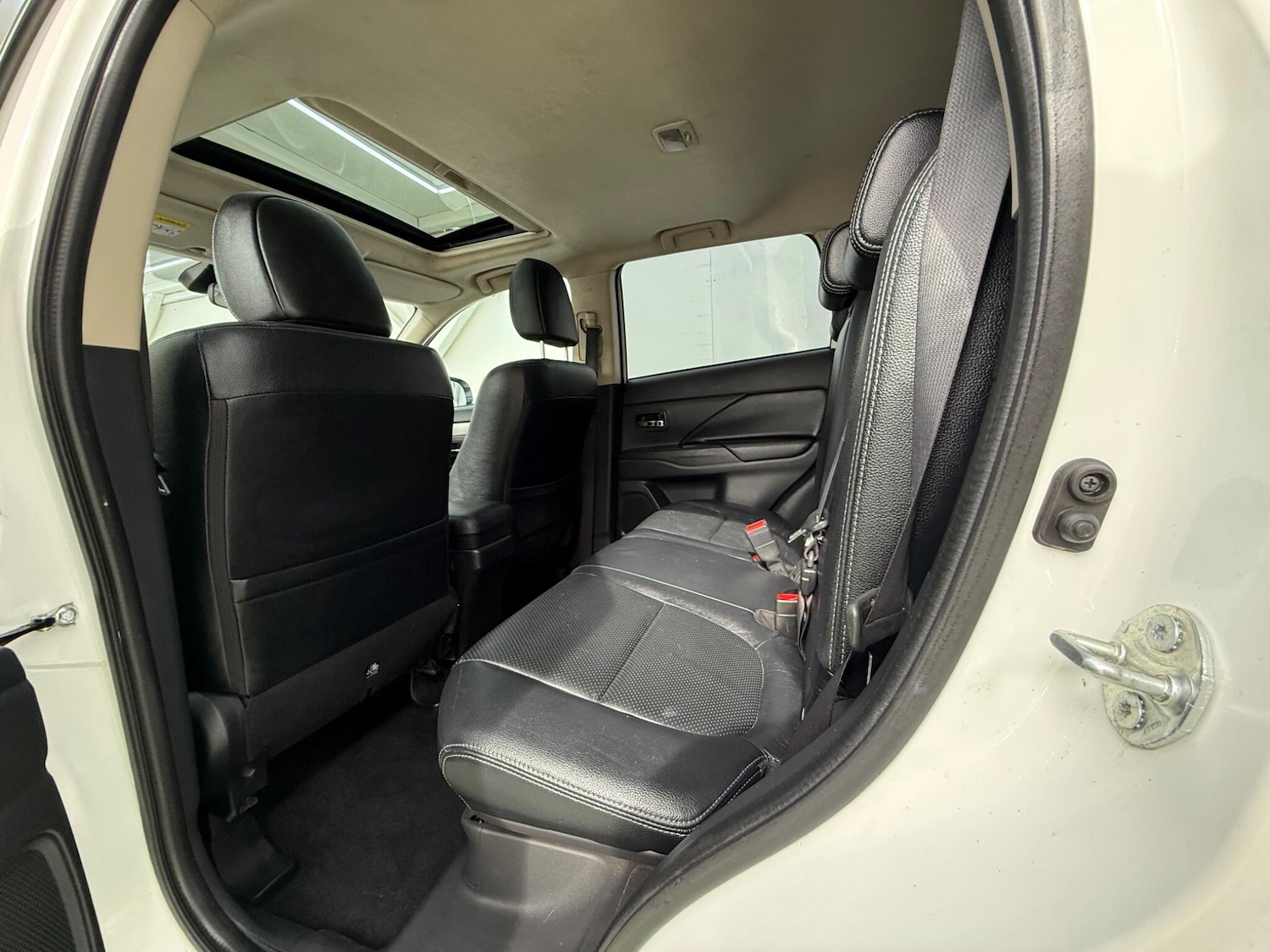 Used Mitsubishi Outlander 2015 for sale - 77883093: Photo 24