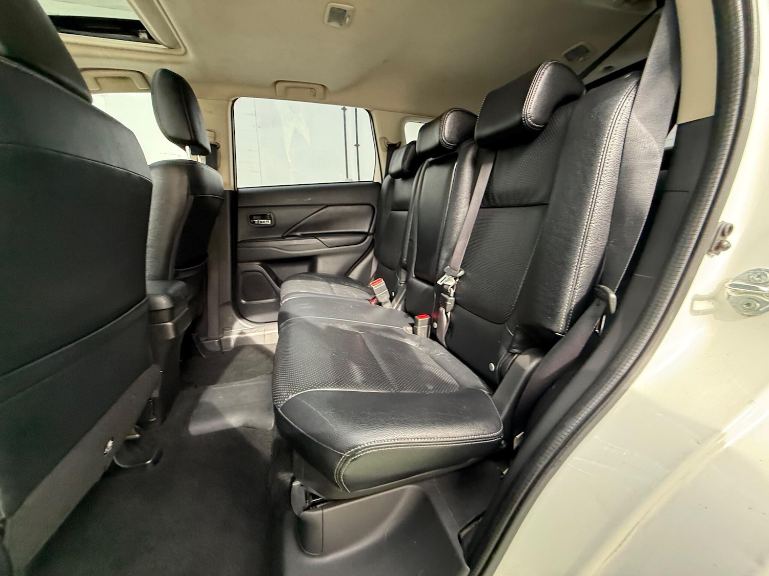 Used Mitsubishi Outlander 2015 for sale - 77883093: Photo 25