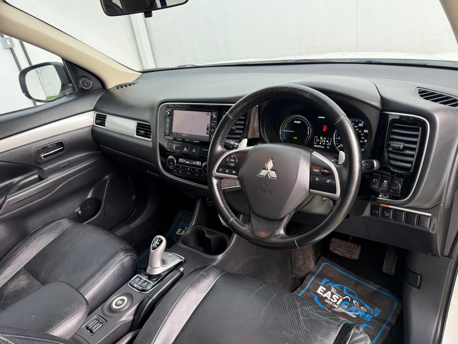 Used Mitsubishi Outlander 2015 for sale - 77883093: Photo 3