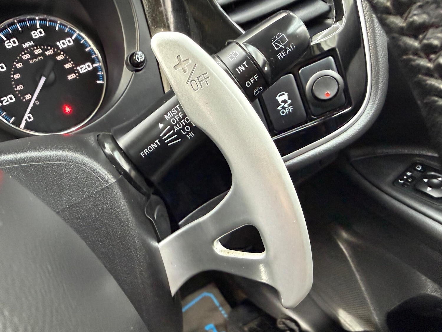 Used Mitsubishi Outlander 2015 for sale - 77883093: Photo 38