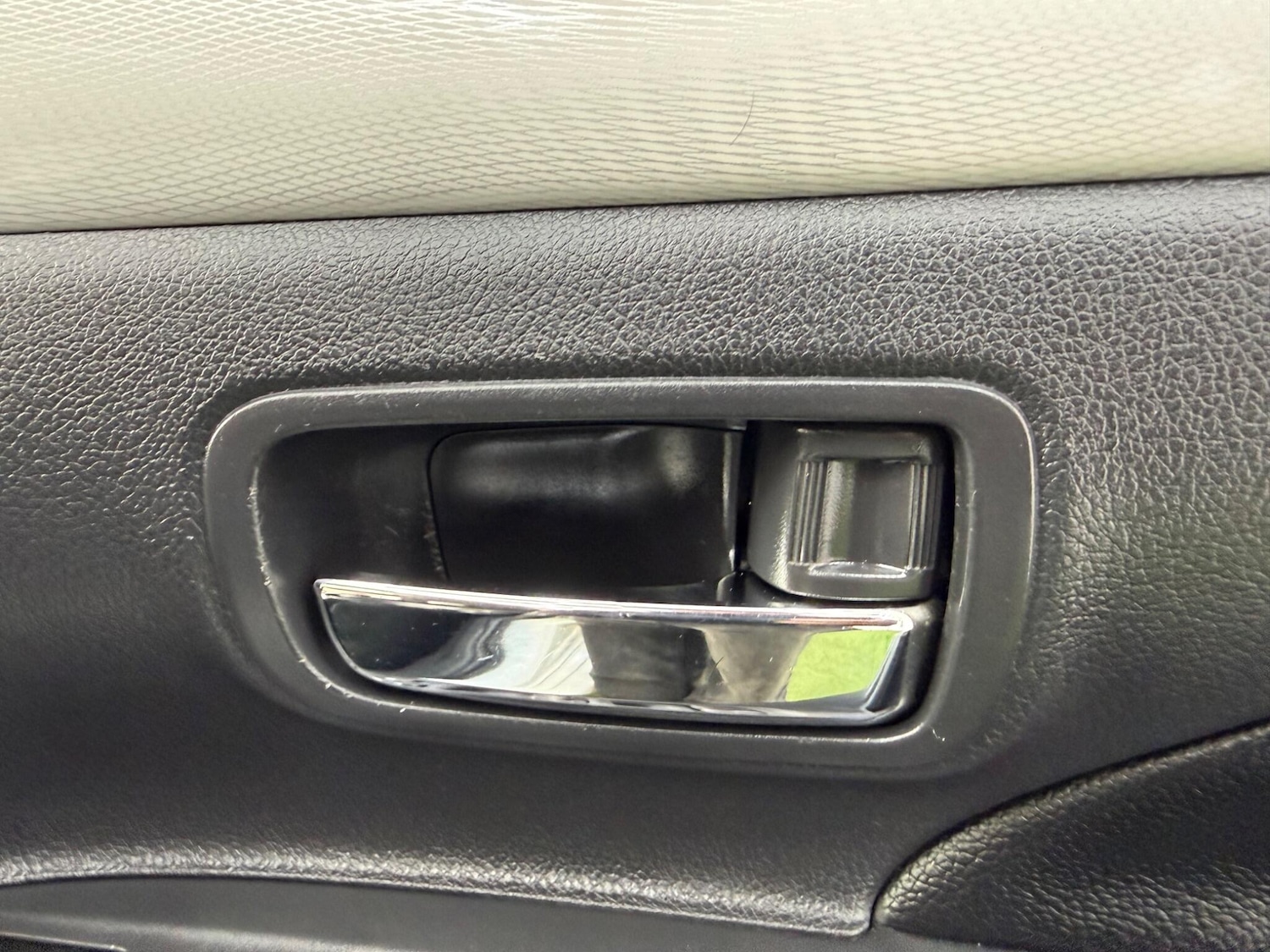 Used Mitsubishi Outlander 2015 for sale - 77883093: Photo 44