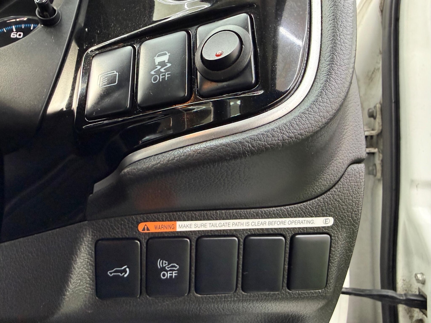 Used Mitsubishi Outlander 2015 for sale - 77883093: Photo 45