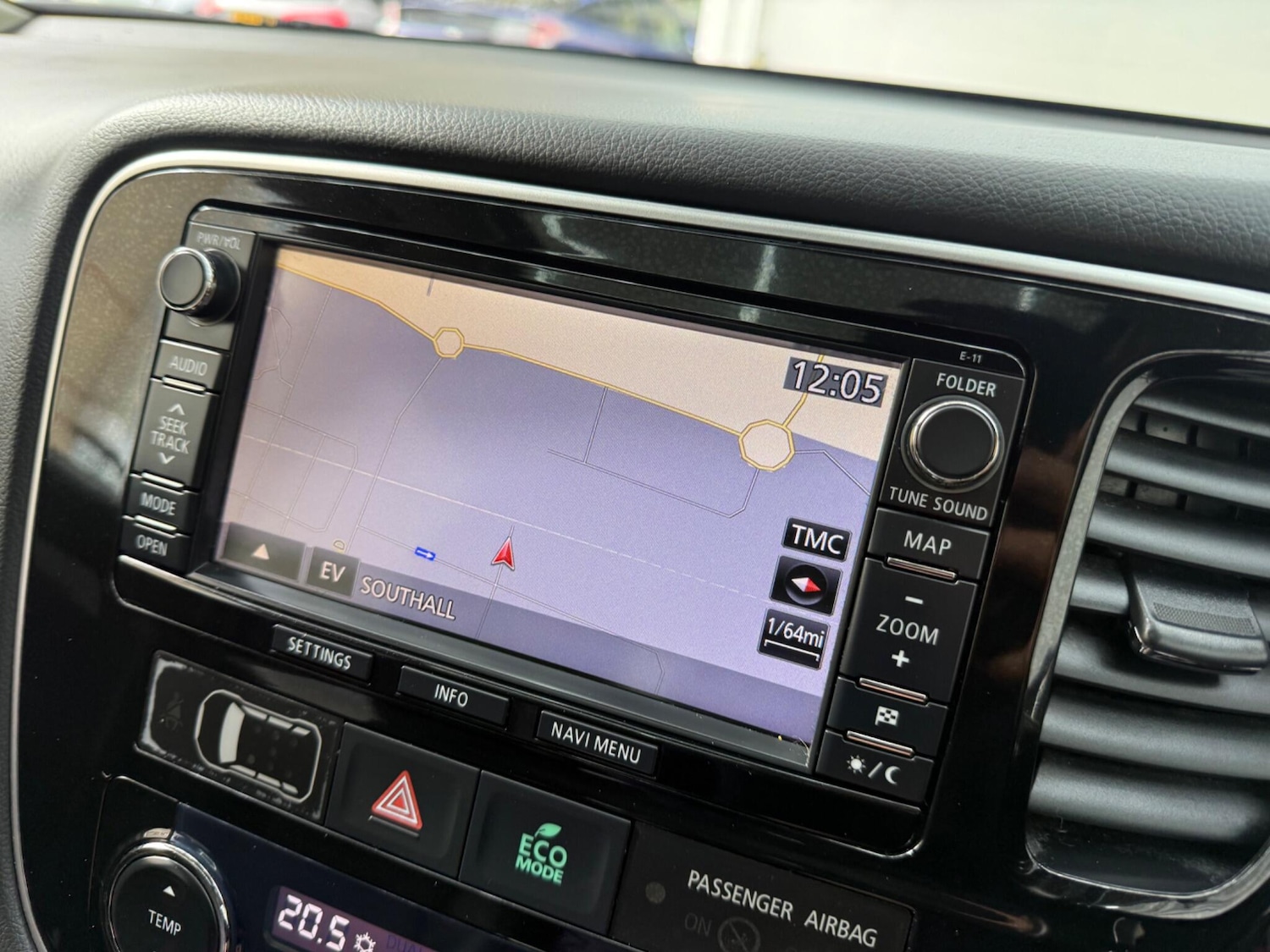 Used Mitsubishi Outlander 2015 for sale - 77883093: Photo 46