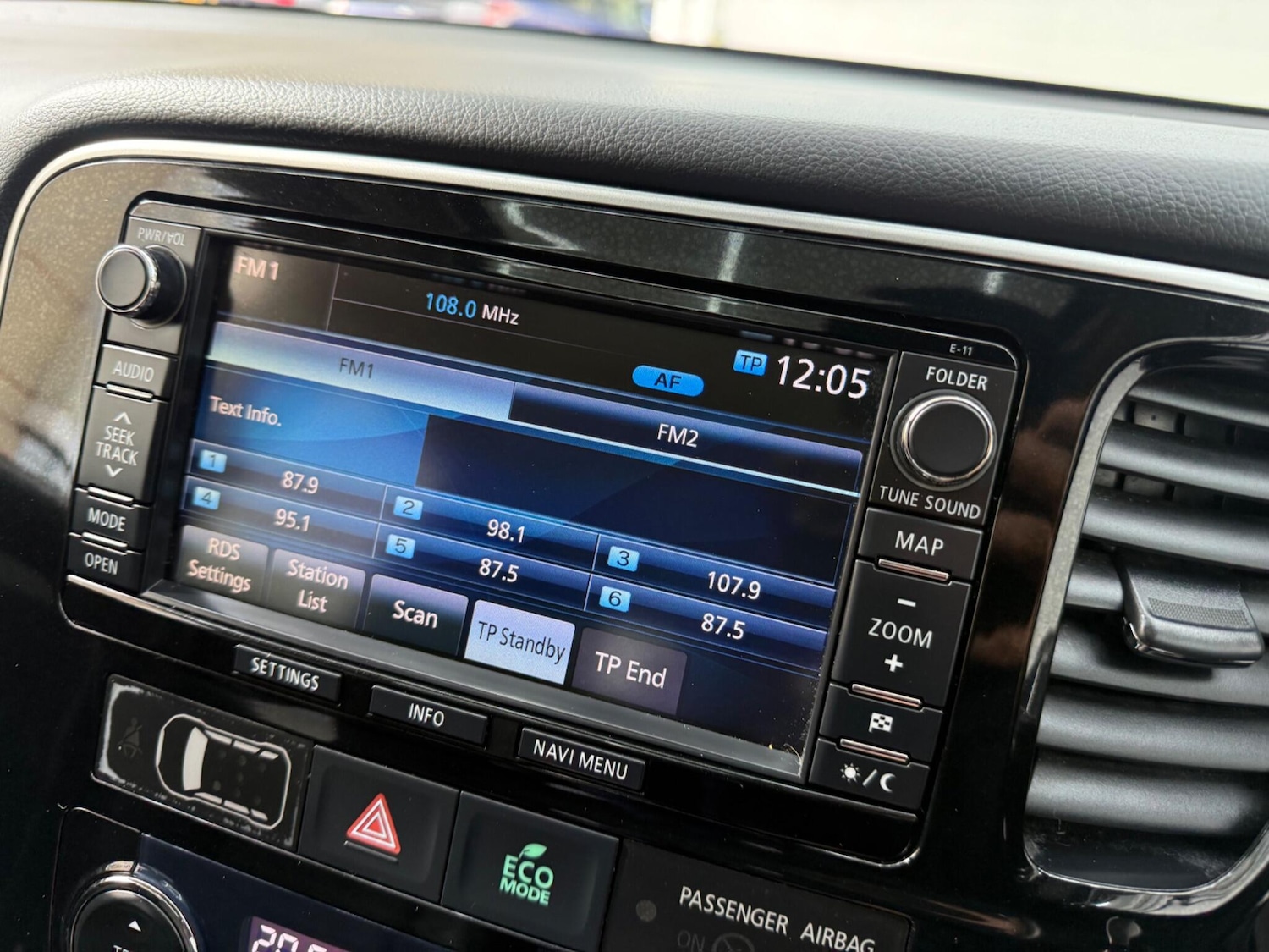 Used Mitsubishi Outlander 2015 for sale - 77883093: Photo 47