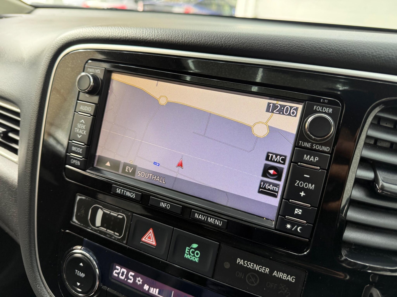 Used Mitsubishi Outlander 2015 for sale - 77883093: Photo 51