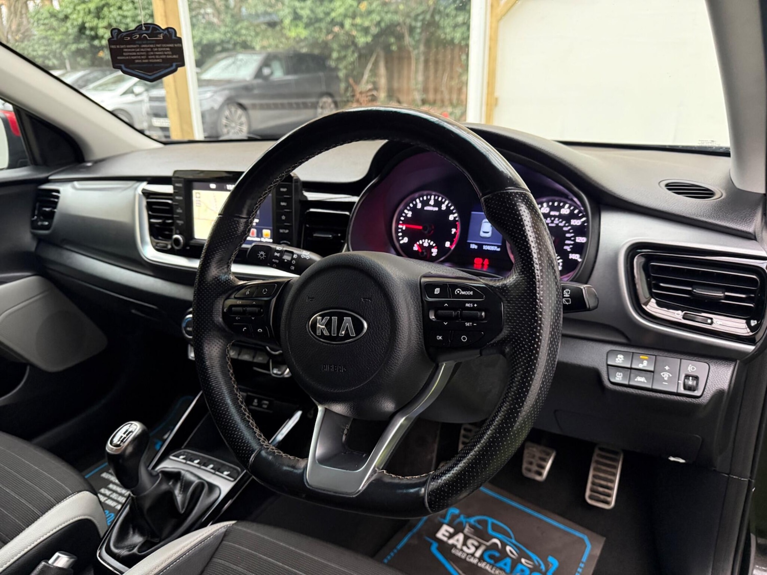 Used Kia Stonic 2017 for sale - 76596953: Photo 15