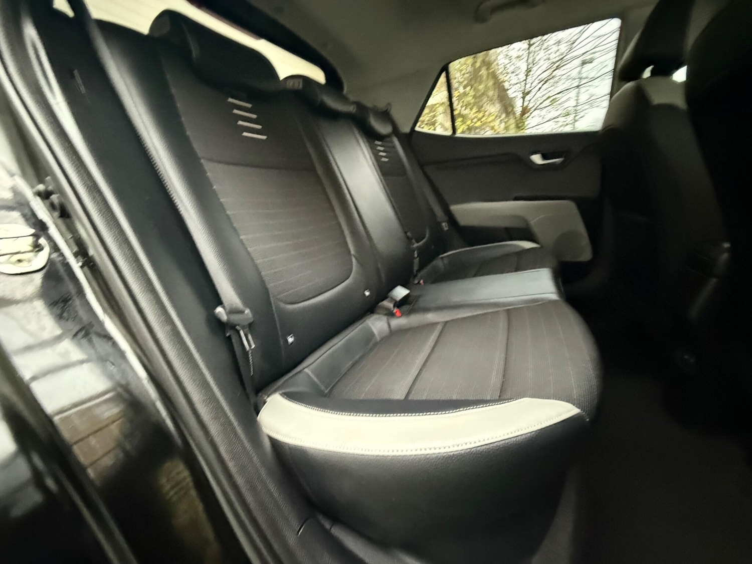 Used Kia Stonic 2017 for sale - 76596953: Photo 20