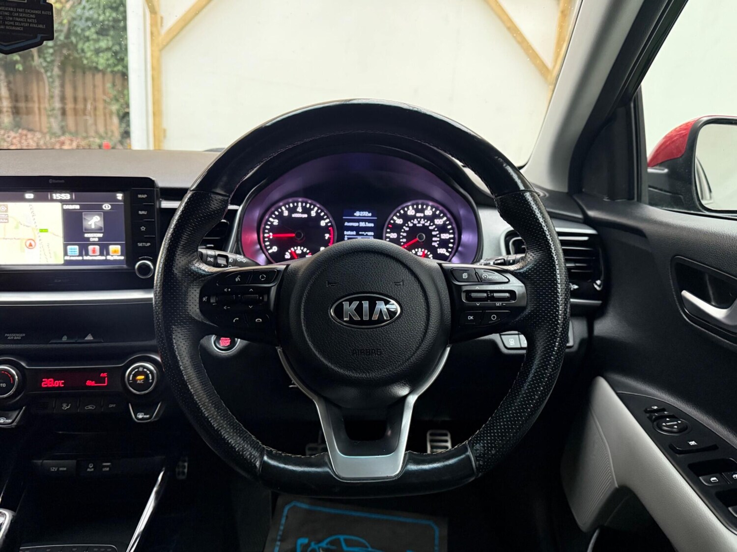 Used Kia Stonic 2017 for sale - 76596953: Photo 32