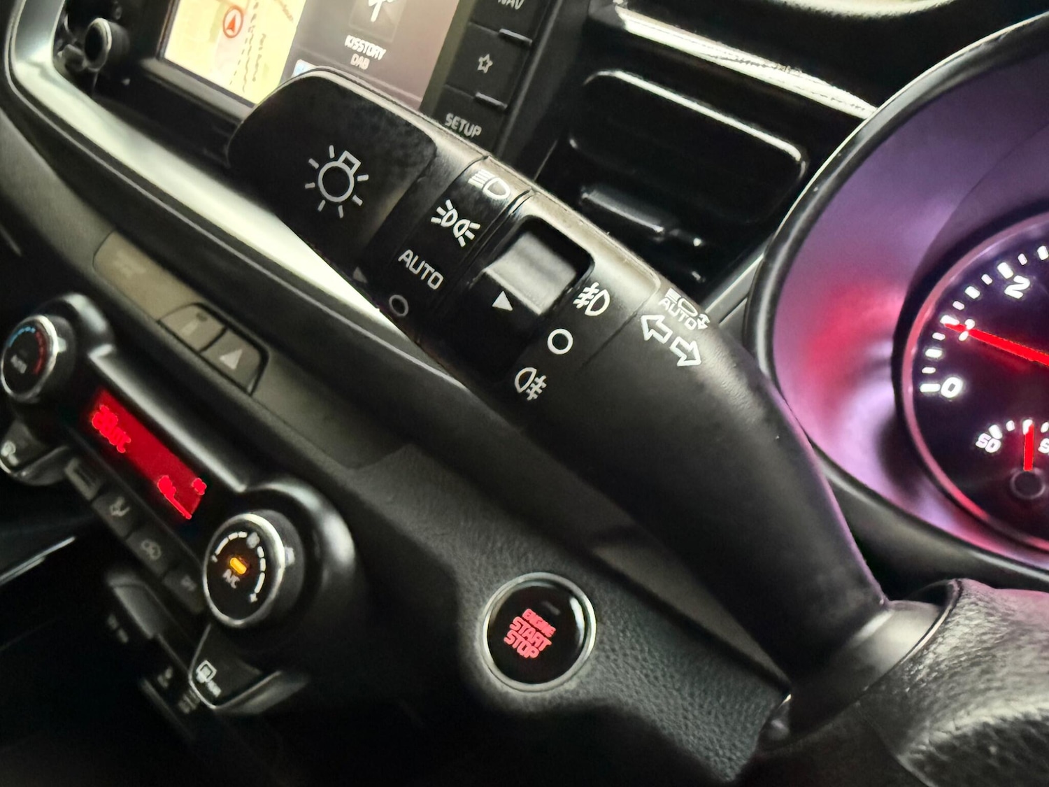 Used Kia Stonic 2017 for sale - 76596953: Photo 36