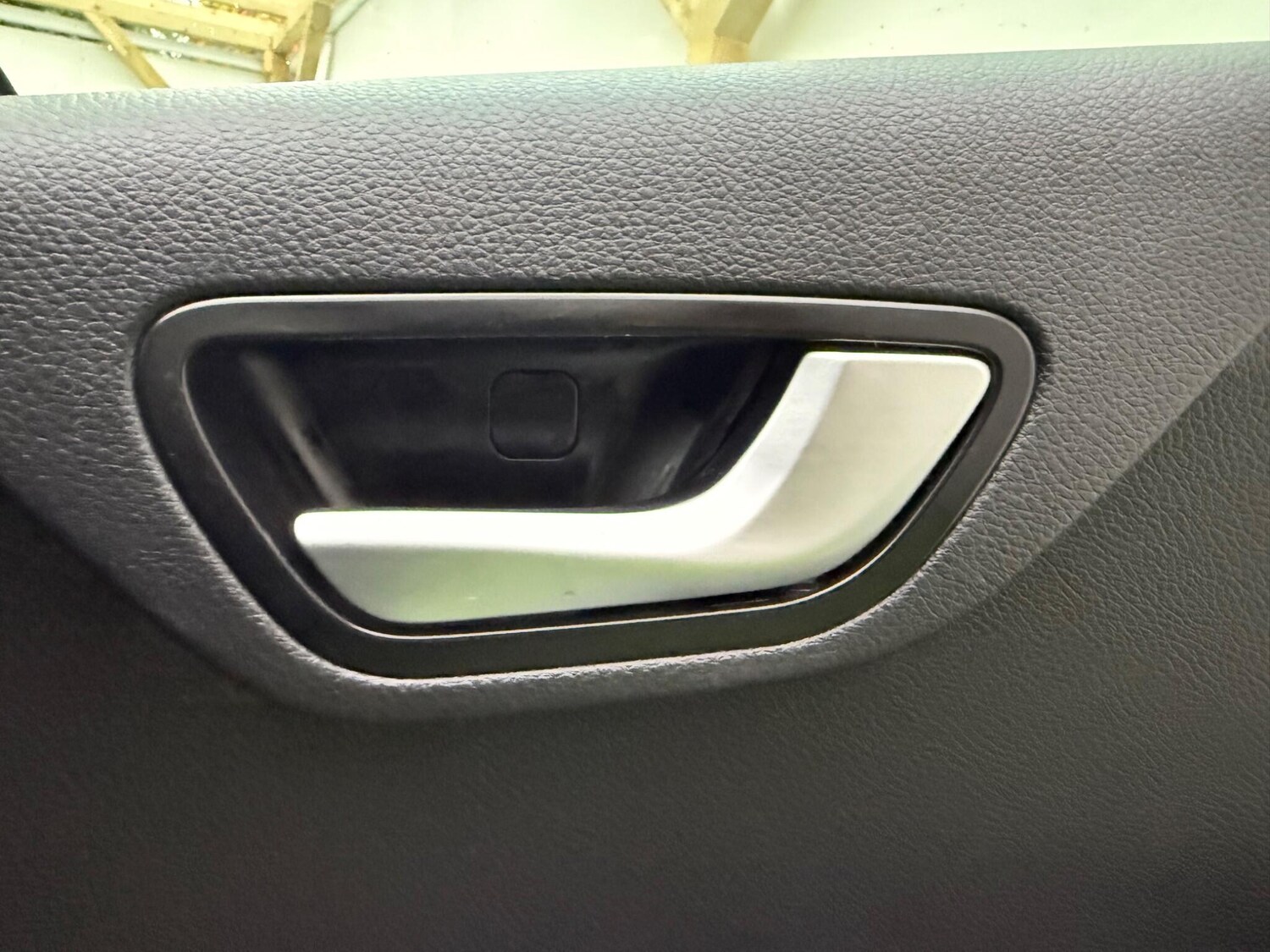 Used Kia Stonic 2017 for sale - 76596953: Photo 41