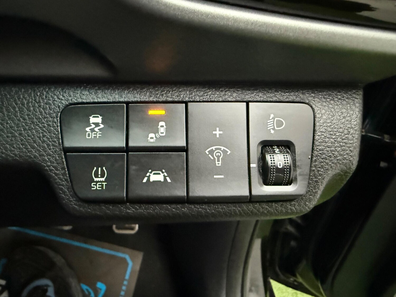 Used Kia Stonic 2017 for sale - 76596953: Photo 42