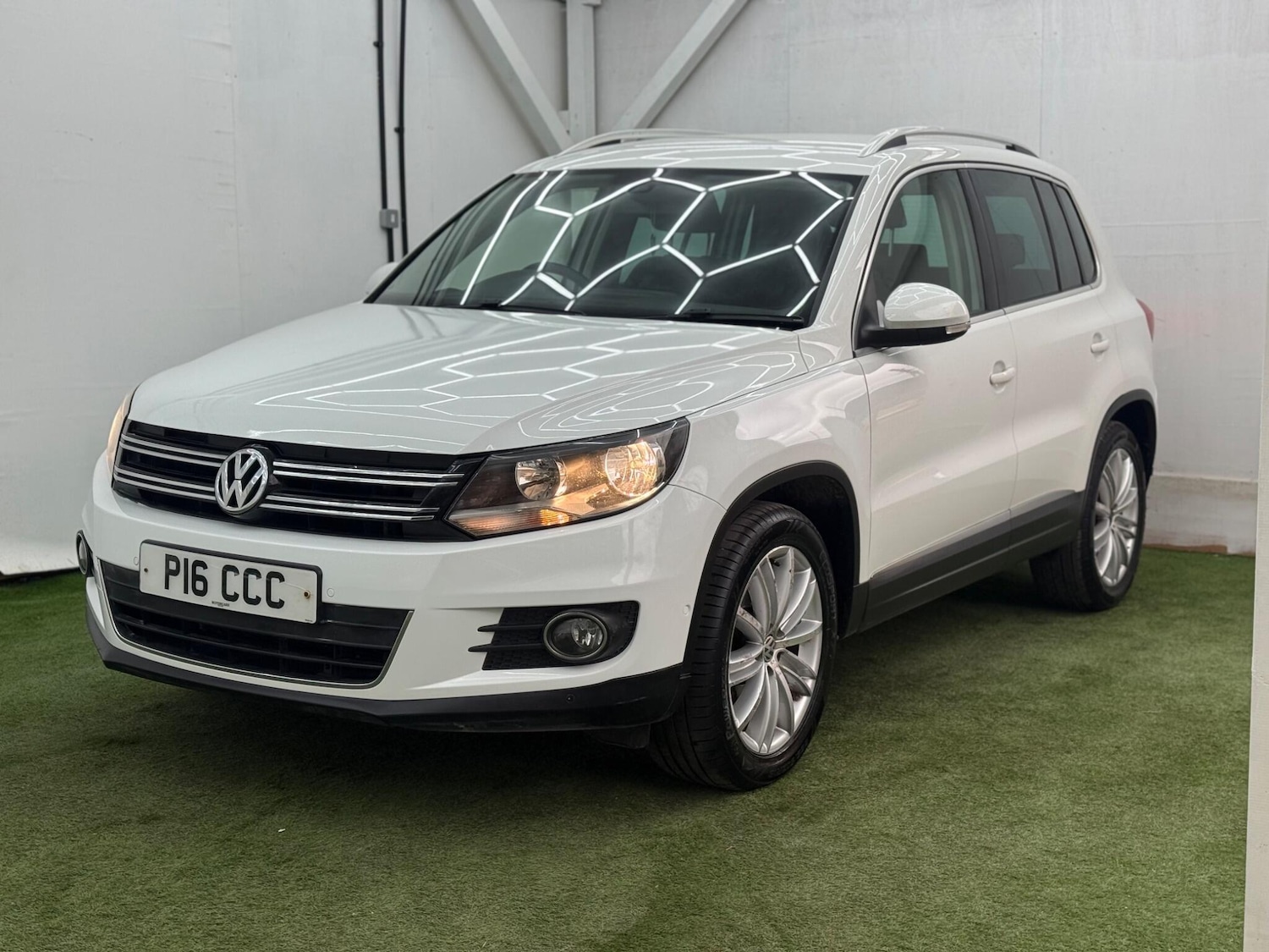Used Volkswagen Tiguan 2016 for sale - 77909415: Photo 11