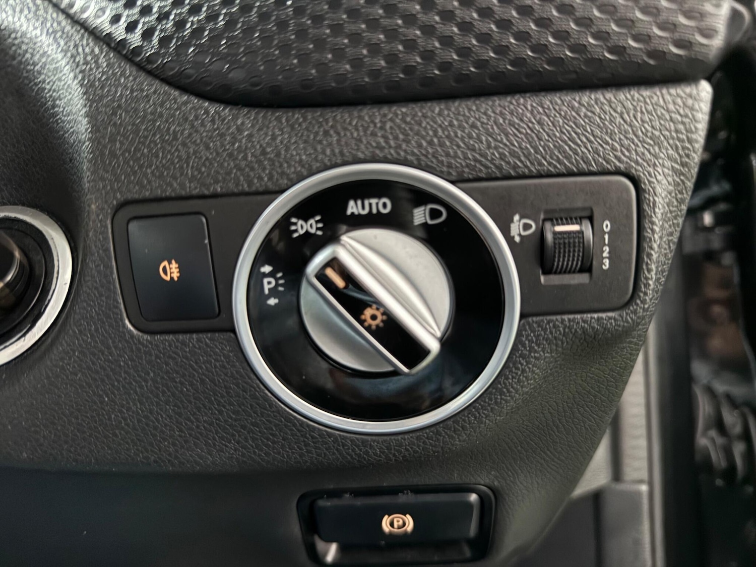 Used Mercedes-Benz A-Class 2016 for sale - 76850276: Photo 42