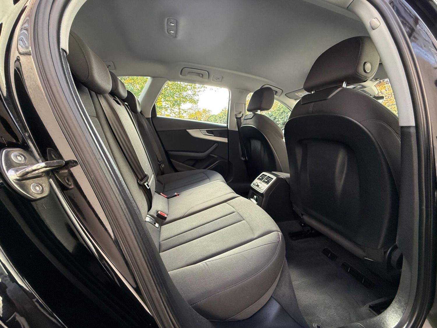 Used Audi A4 Avant 2016 for sale - 76398208: Photo 18