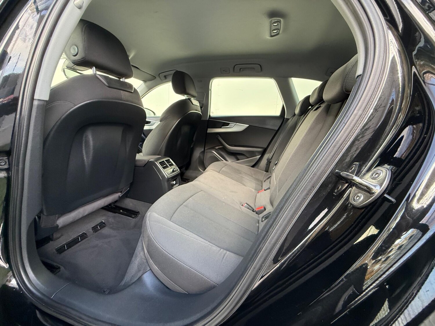 Used Audi A4 Avant 2016 for sale - 76398208: Photo 22