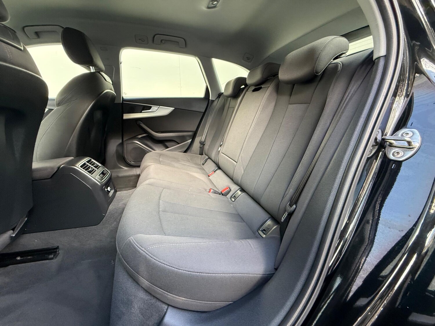 Used Audi A4 Avant 2016 for sale - 76398208: Photo 23