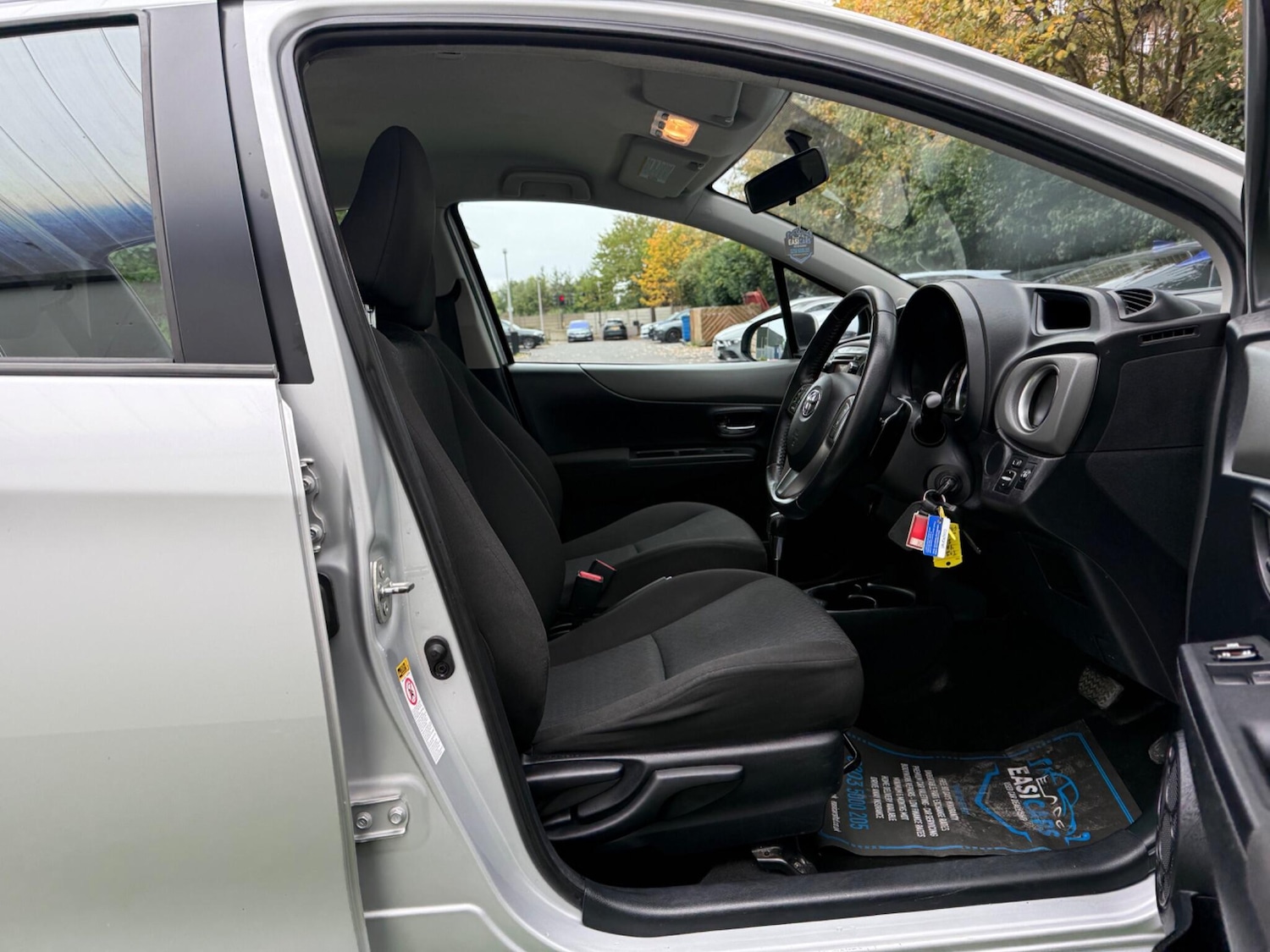 Used Toyota Yaris 2012 for sale - 76398321: Photo 14