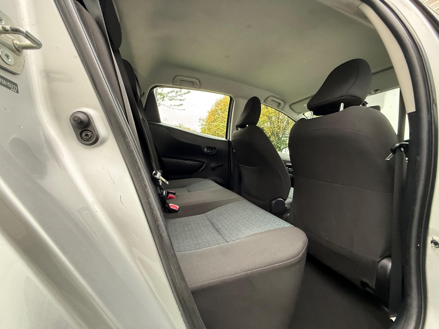 Used Toyota Yaris 2012 for sale - 76398321: Photo 19