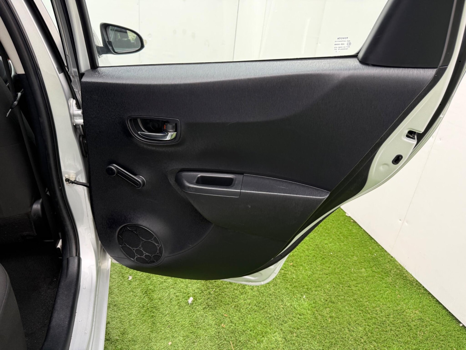 Used Toyota Yaris 2012 for sale - 76398321: Photo 21