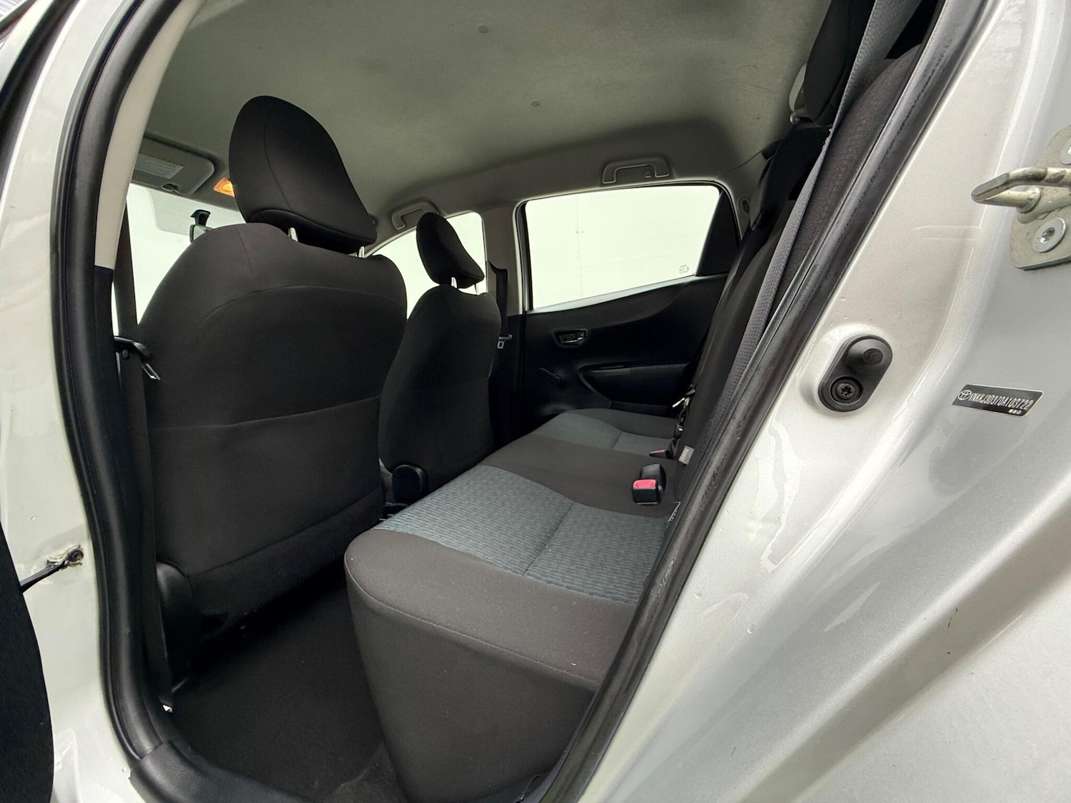 Used Toyota Yaris 2012 for sale - 76398321: Photo 23