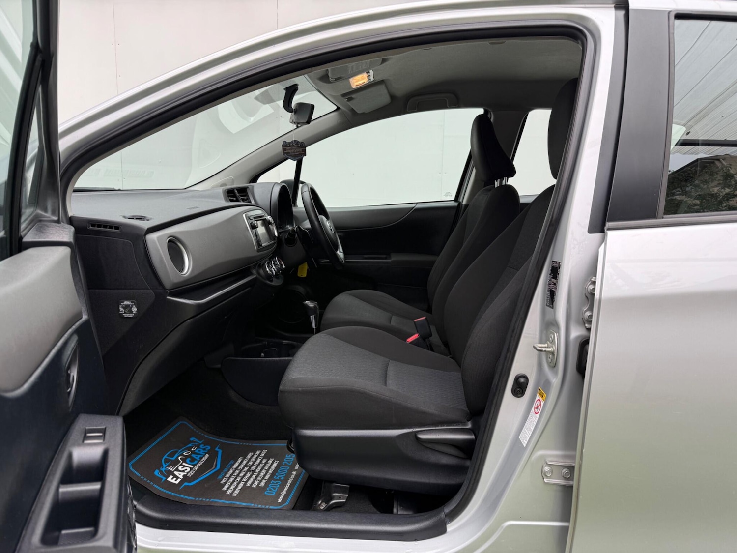 Used Toyota Yaris 2012 for sale - 76398321: Photo 25