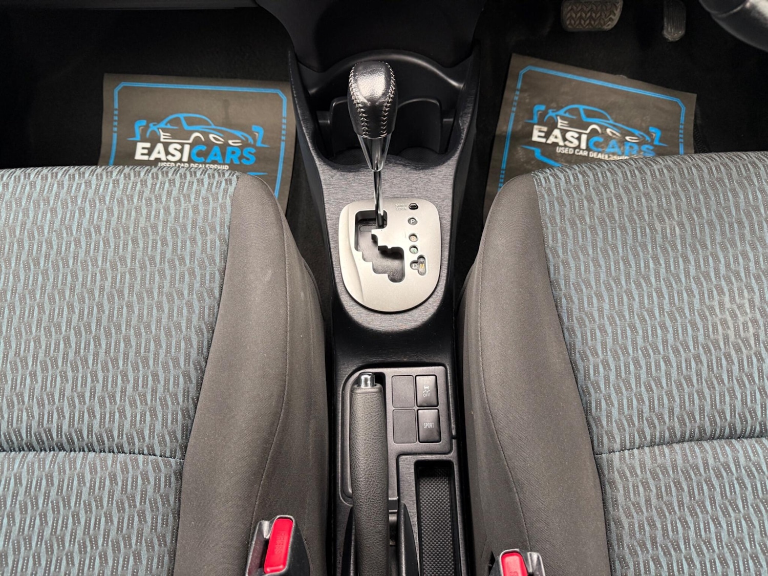 Used Toyota Yaris 2012 for sale - 76398321: Photo 31