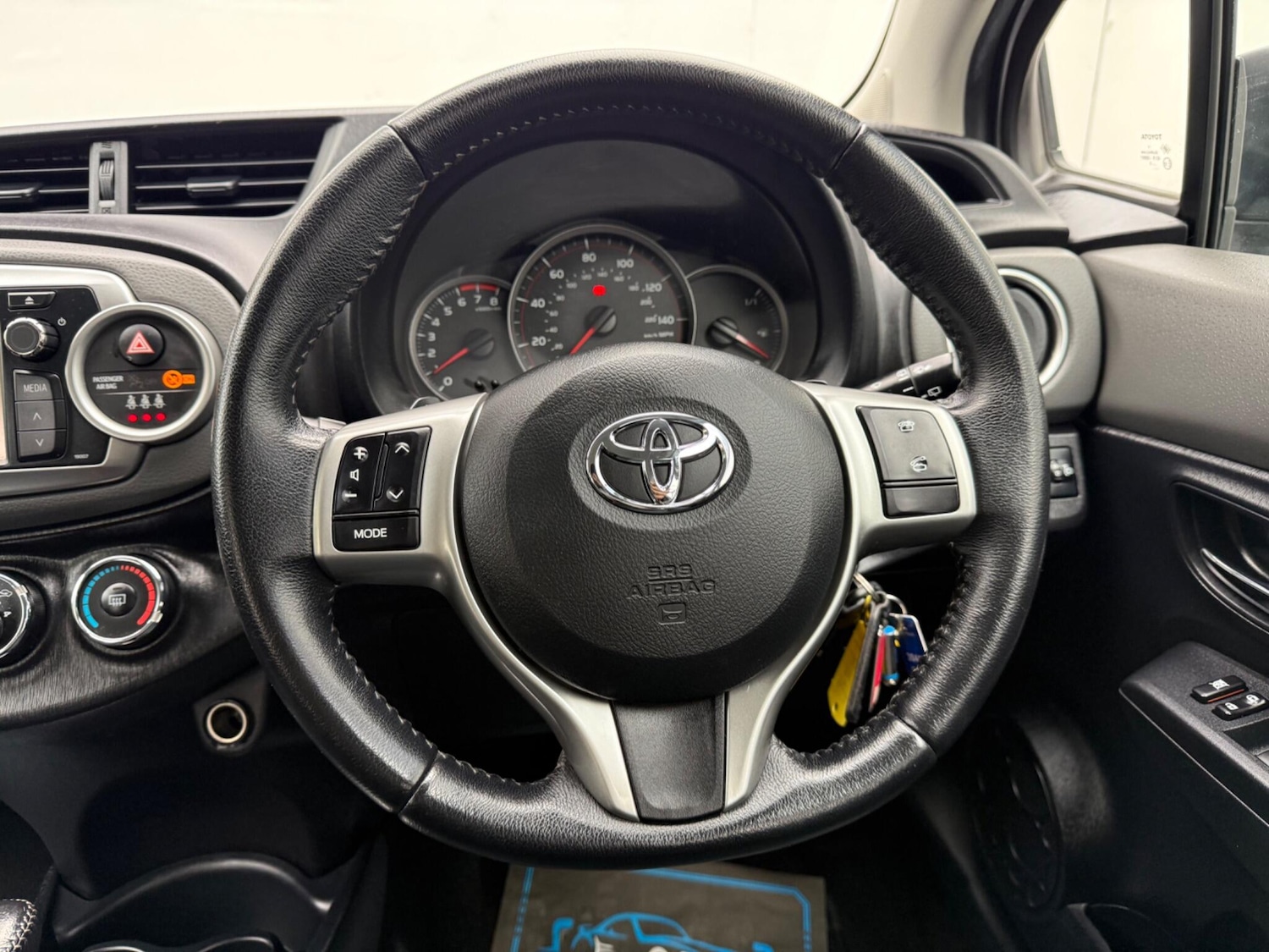 Used Toyota Yaris 2012 for sale - 76398321: Photo 32