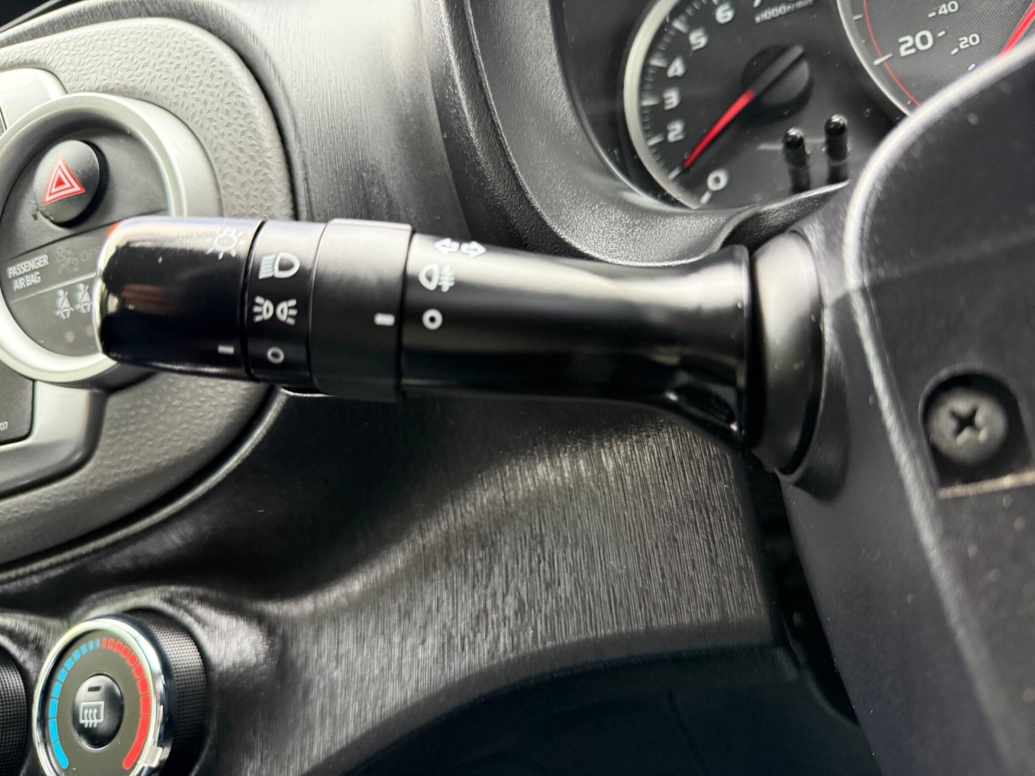 Used Toyota Yaris 2012 for sale - 76398321: Photo 36