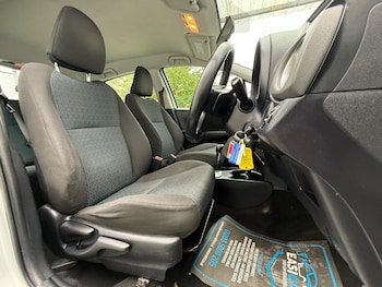 Used Toyota Yaris 2012 for sale - 76398321: Photo