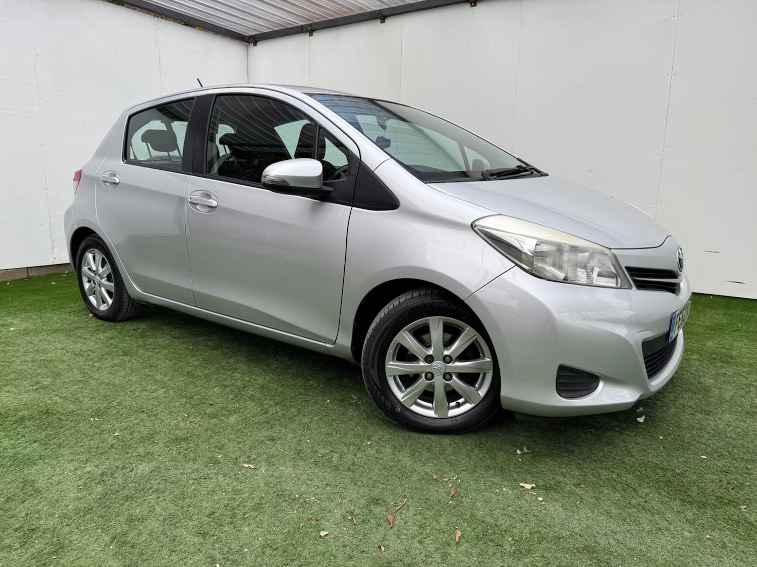Used Toyota Yaris 2012 for sale - 76398321: Photo 4