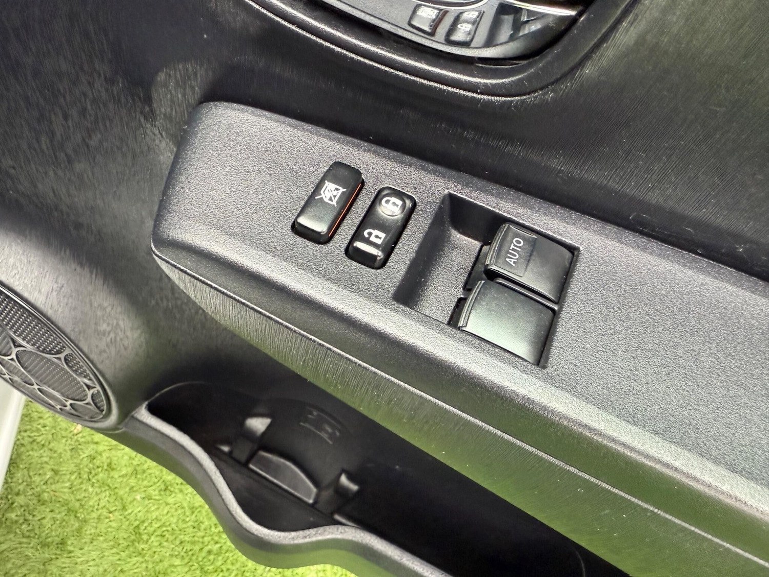 Used Toyota Yaris 2012 for sale - 76398321: Photo 40