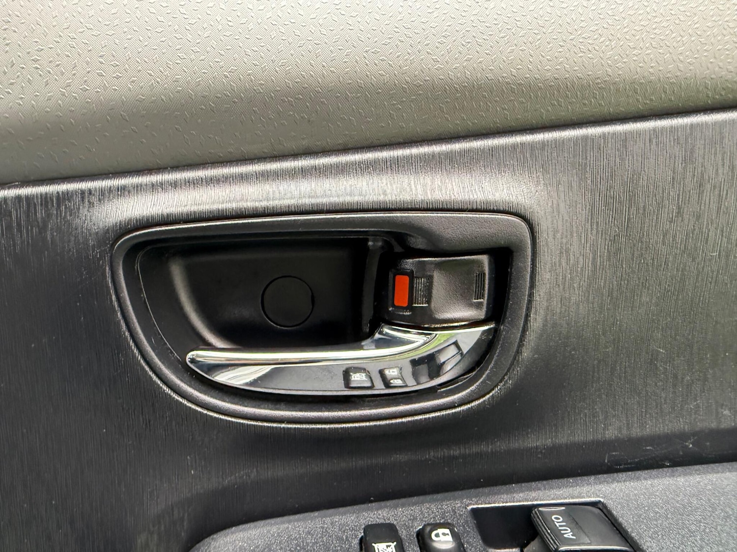 Used Toyota Yaris 2012 for sale - 76398321: Photo 41