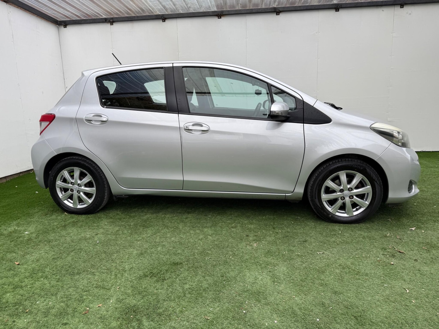Used Toyota Yaris 2012 for sale - 76398321: Photo 5