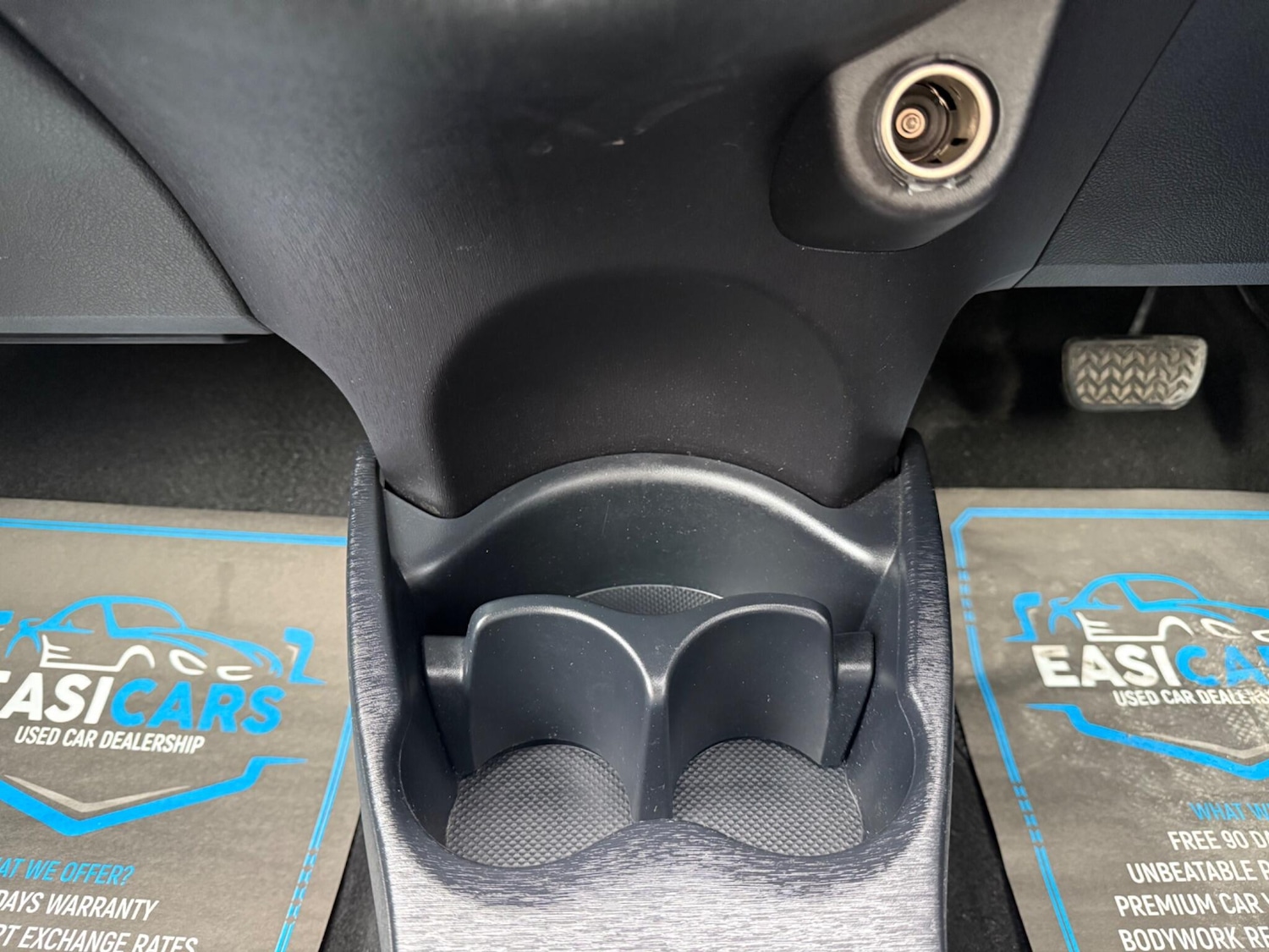 Used Toyota Yaris 2012 for sale - 76398321: Photo 52