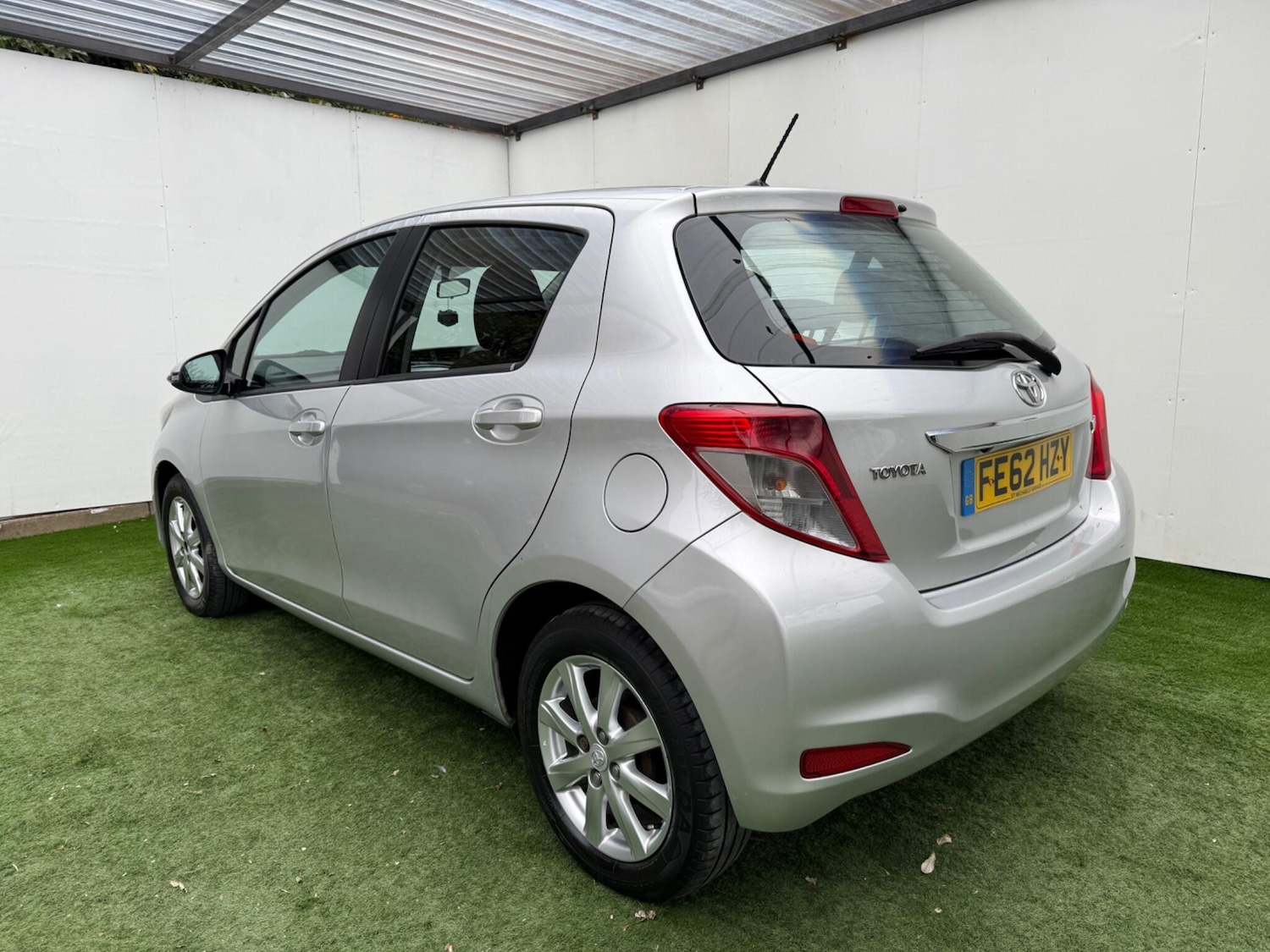 Used Toyota Yaris 2012 for sale - 76398321: Photo 9