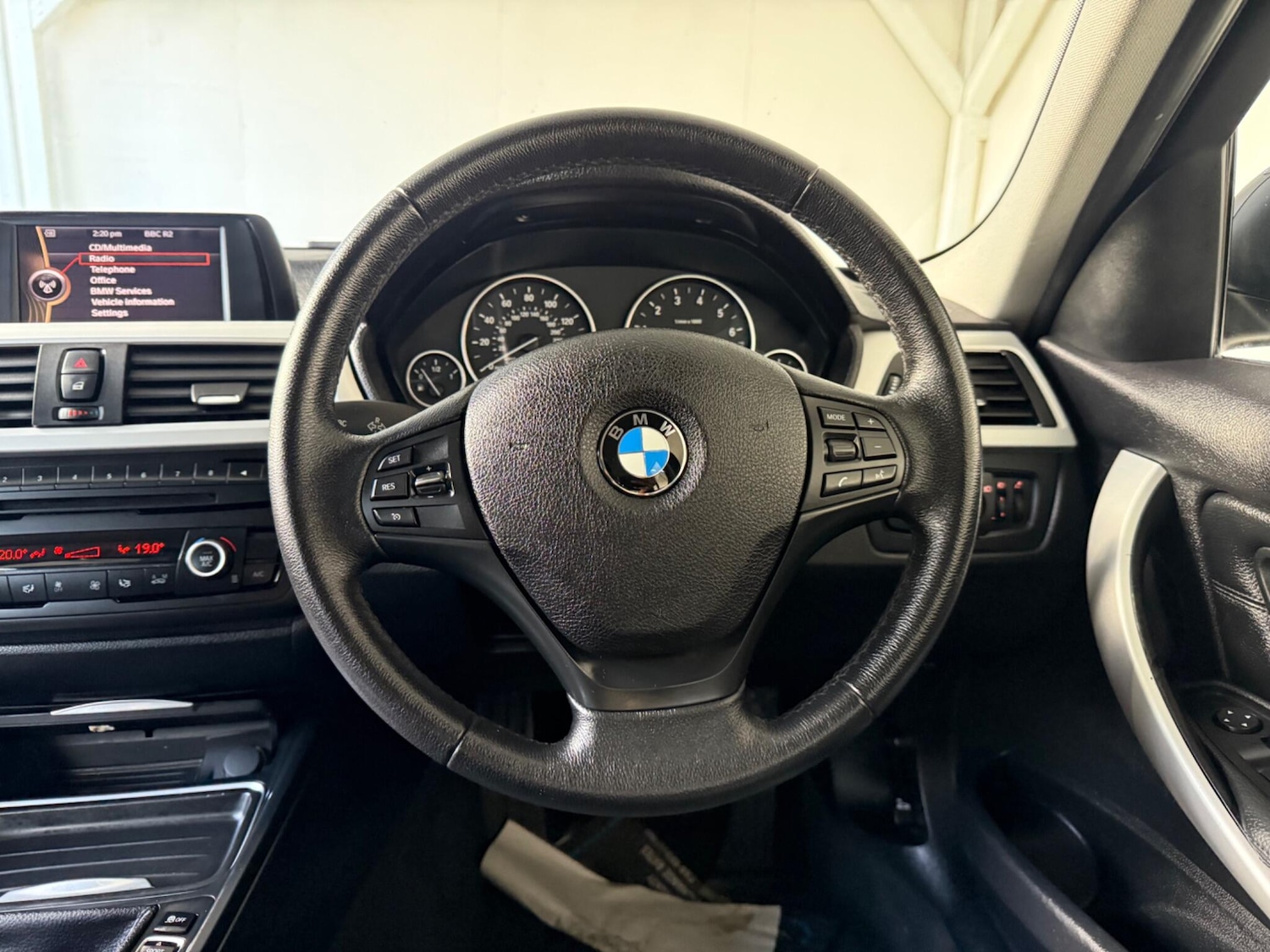 Used BMW 3 Series 2012 for sale - 76771757: Photo 32