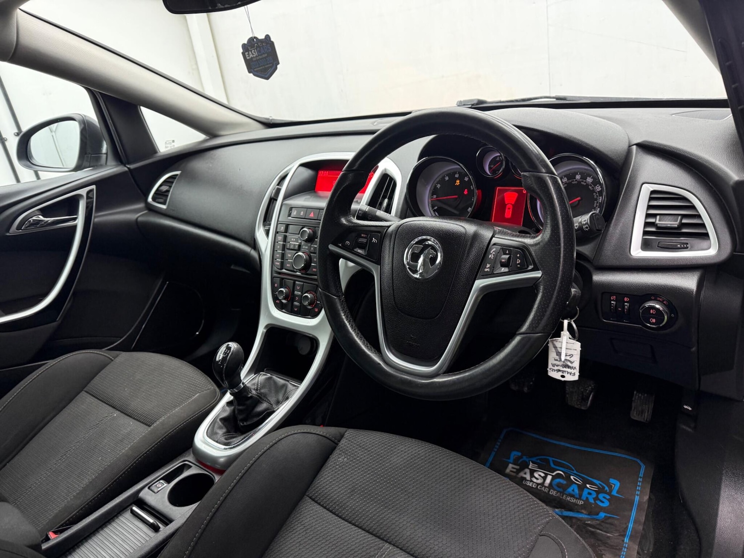 Used Vauxhall Astra for sale - 77440626: Photo 3