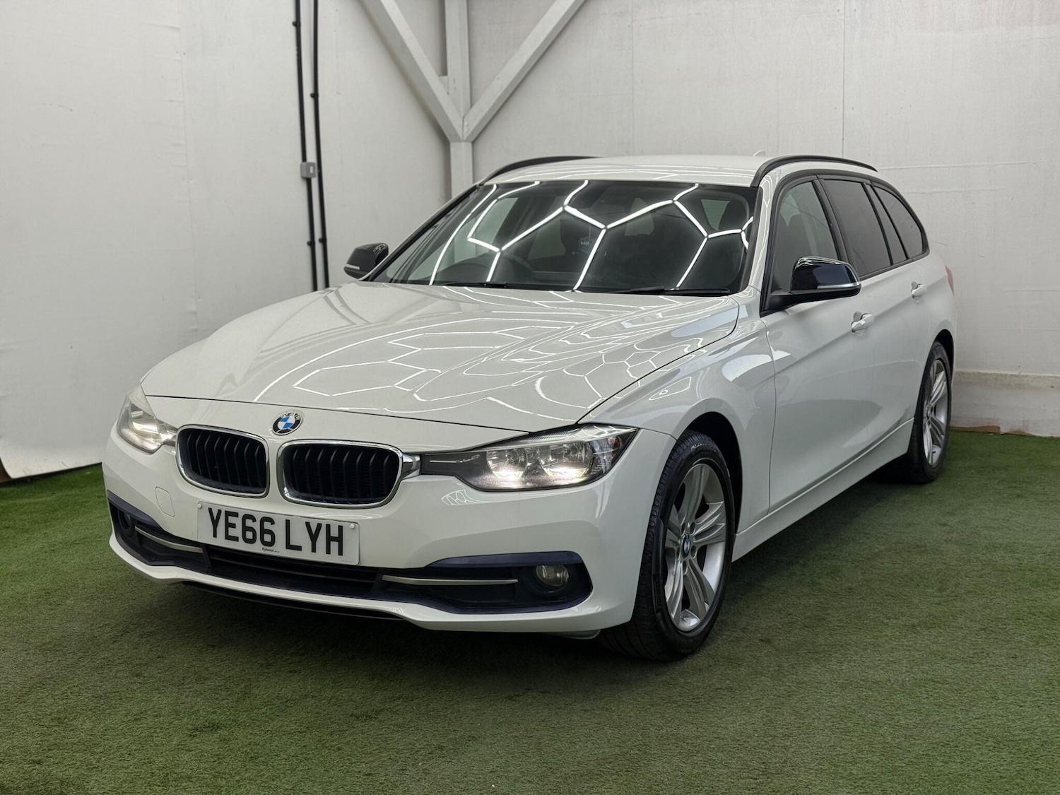 Used BMW 3 Series 2016 for sale - 77940021: Photo 11