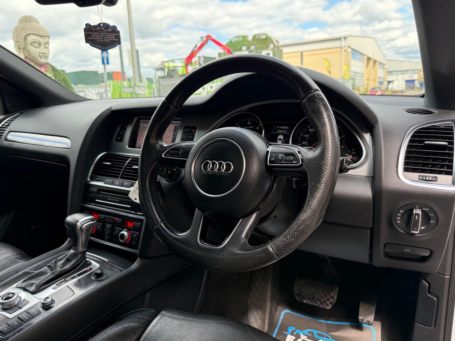 Used Audi Q7 2013 for sale - 76976108: Photo 2