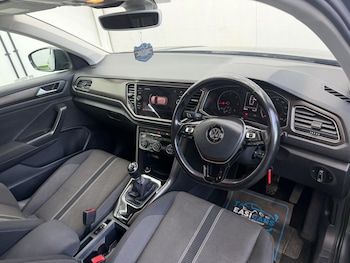 Used Volkswagen T-Roc 2018 for sale - 77892856: Photo