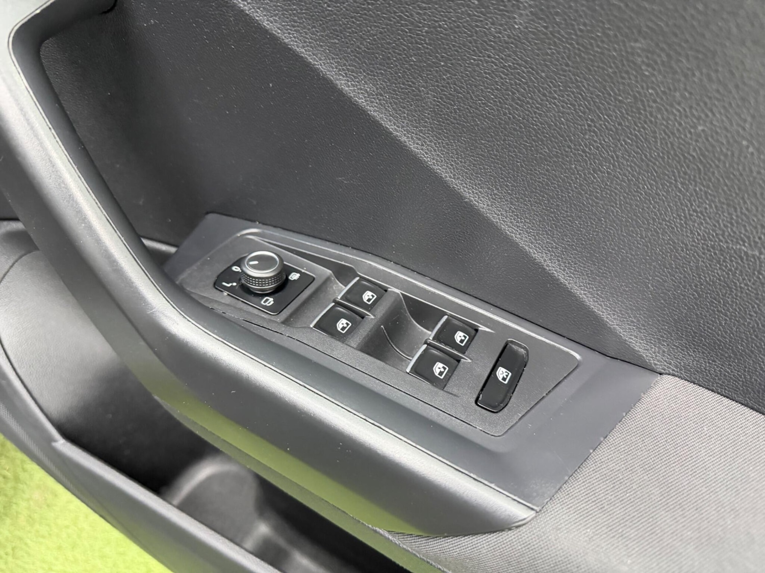 Used Volkswagen T-Roc 2018 for sale - 77892856: Photo 40