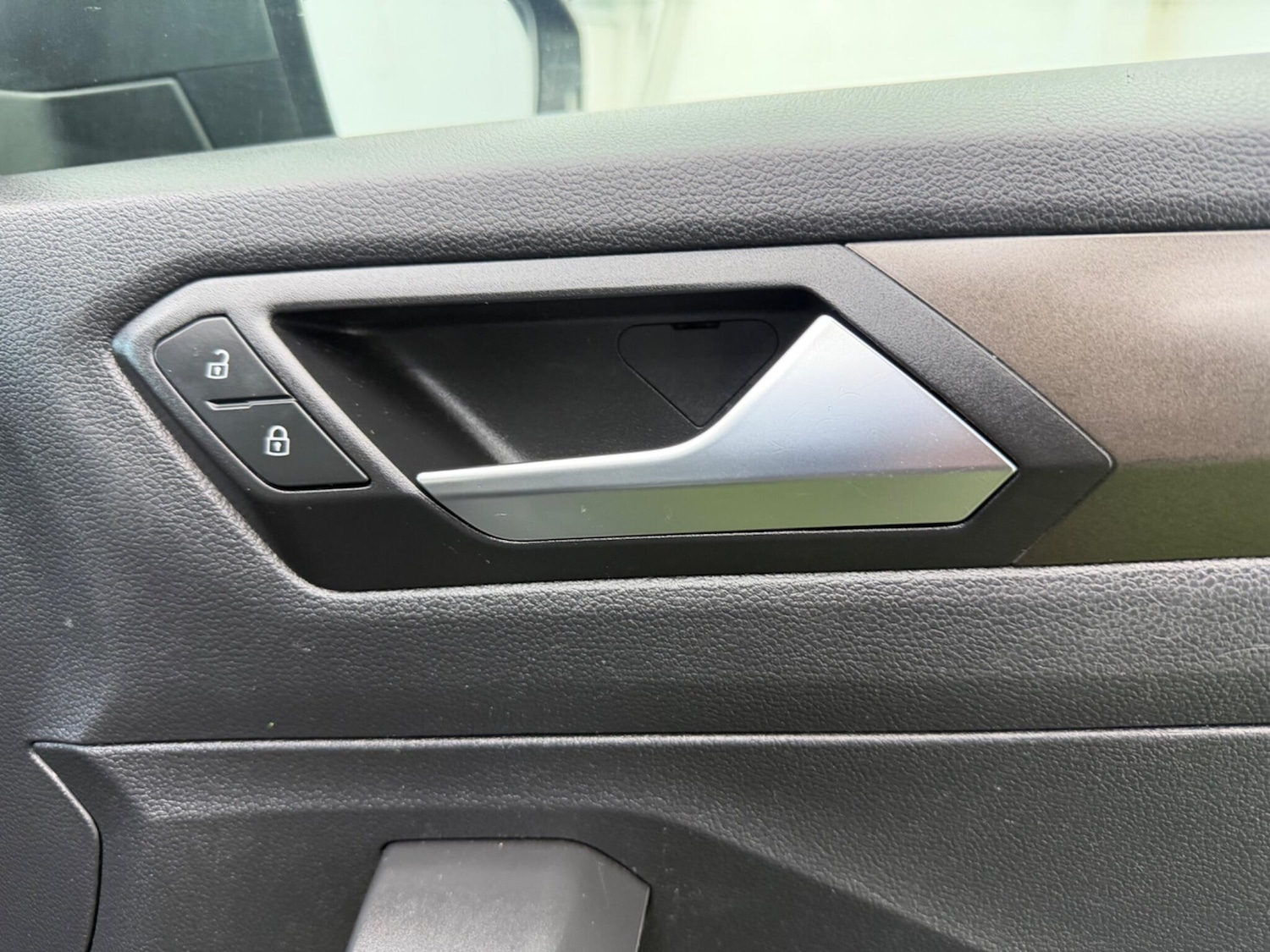 Used Volkswagen T-Roc 2018 for sale - 77892856: Photo 41